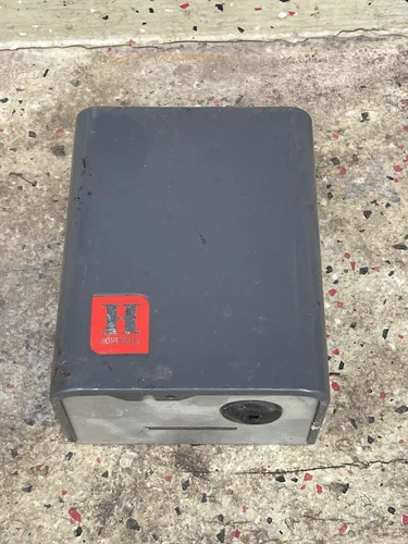 Honeywell RA89 A 1074 RA89A1074 Switching Relay SPST Low Volt Control Circuit