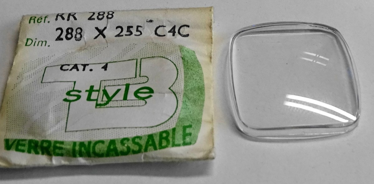 Verre De Montre 28.8 X 25.5 Mm - Forme Cintrée 4 Côtés (catégorie 4)