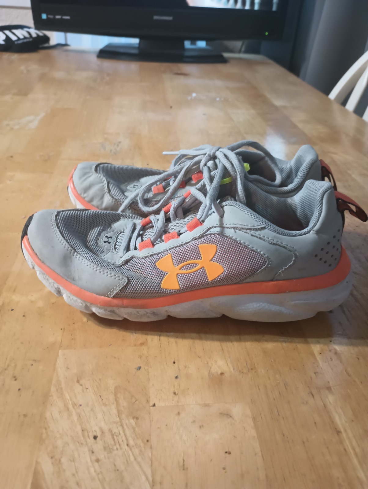 SAOLA Scarpe Under Armour ragazzo taglia 4 anni