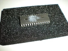 MOS Commodore 128 BASIC Hi rom U34 IC chip 318019-02.  Used.  Pulled from C-128.
