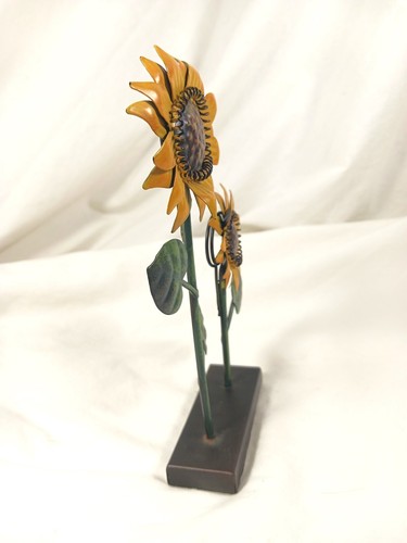 "Soporte para fotos/notas de metal girasoles dorado-amarillo y verde en soporte de 7" - Imagen 4 de 8