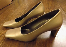 Vtg Enzo Angiolini Gold Metallic Skinny Block 2.75" Heels Classy Pumps sz 7.5