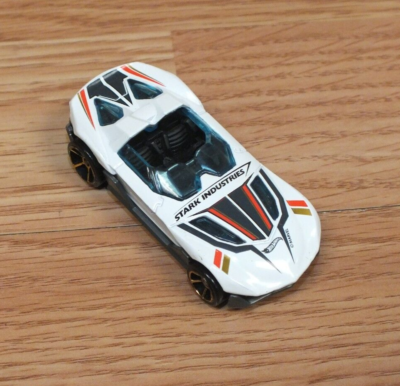 Genuine Mattel Hot Wheel R0932 