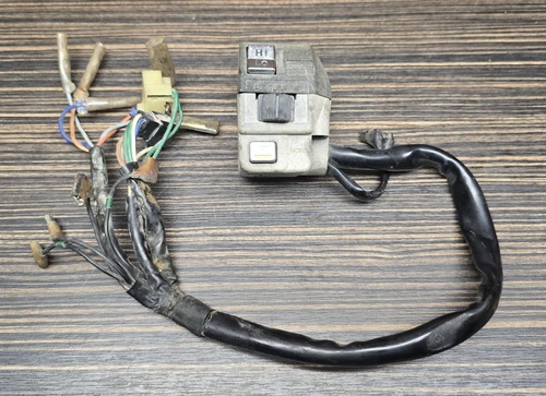 1983 Honda CX650C Custom LEFT CLIP ON HANDLE HORN SIGNALS SWITCH SWITCHES