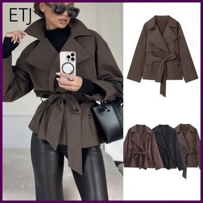 Nueva colección ETJ Otoño 2025: Chaqueta cruzada con solapa estilo británico par