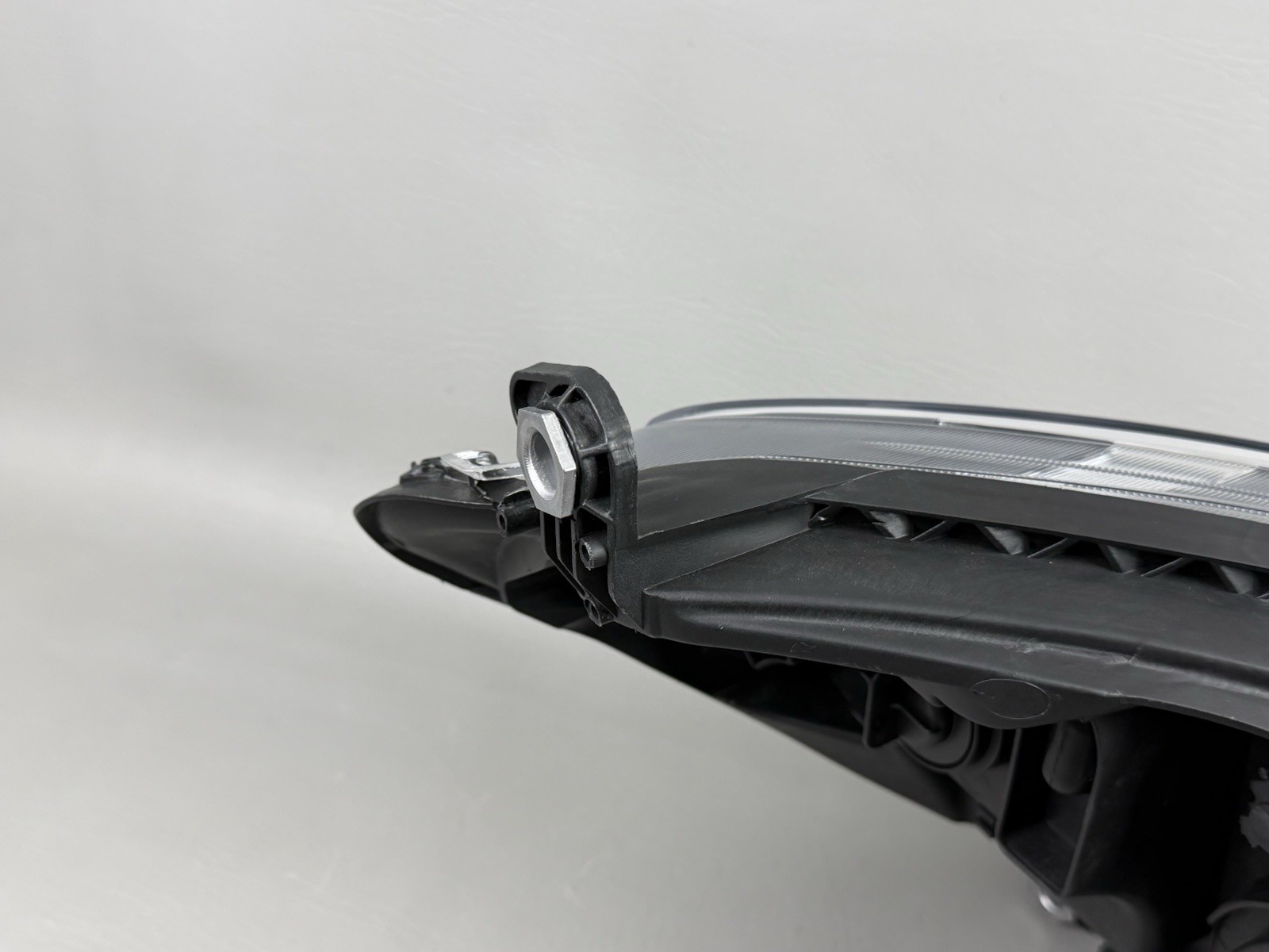 Maserati GranTurismo 2017-2019 Front Left Headlight