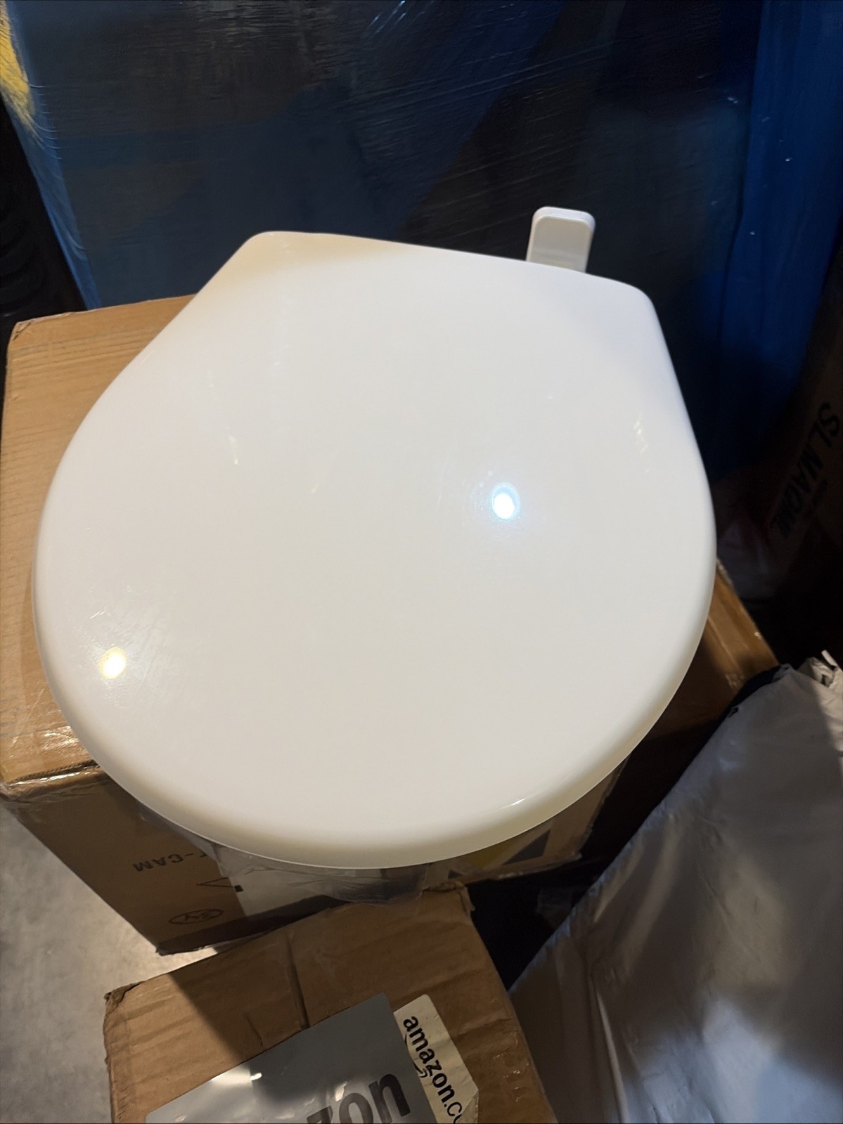 White Plastic Slow Close Round