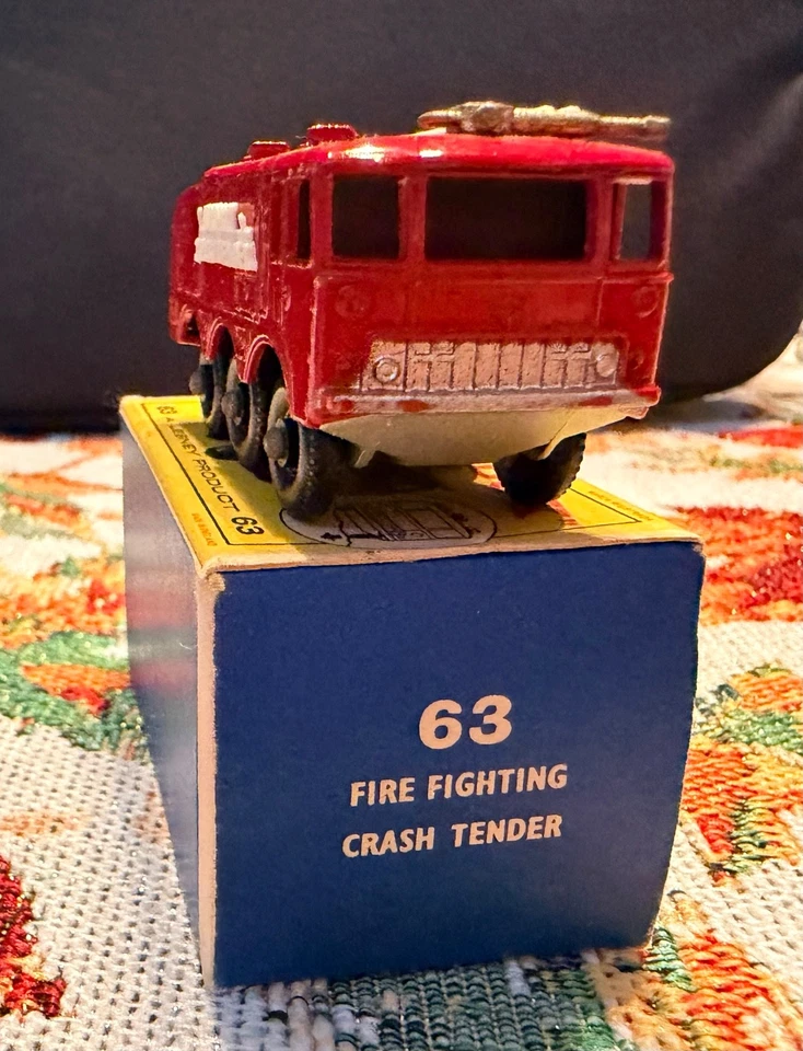 Vintage Lesney Matchbox #63 FIRE FIGHTING CRASH TENDER red Original Box COMPLETE - Image 3 of 4
