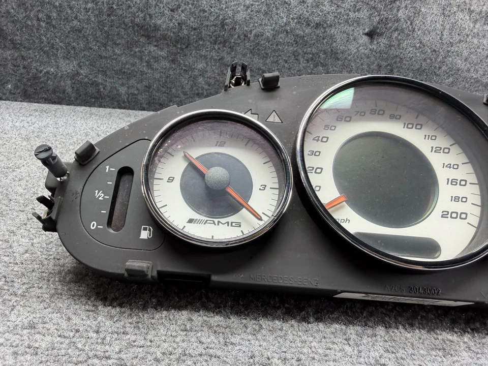 MERCEDES W219 CLS55 AMG 速度计量器量表簇设备 90K 原始设备制造商 — 第 4/4 张图片