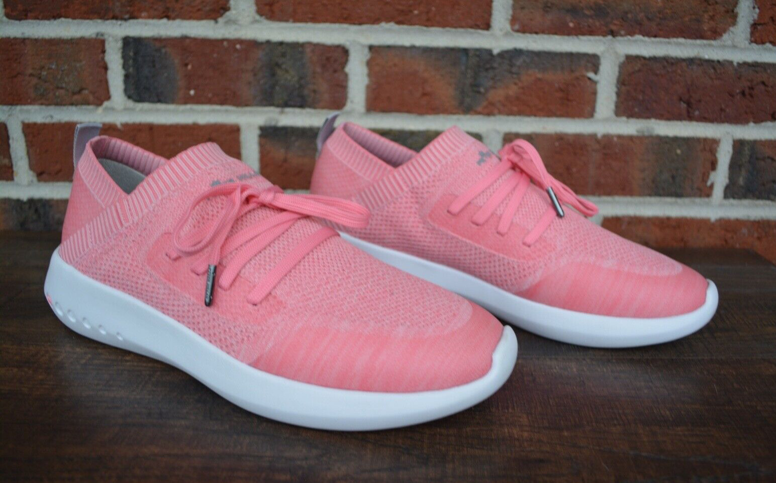 Peter Millar Women's Size 10 Hyperlight Glide Ath… - image 1