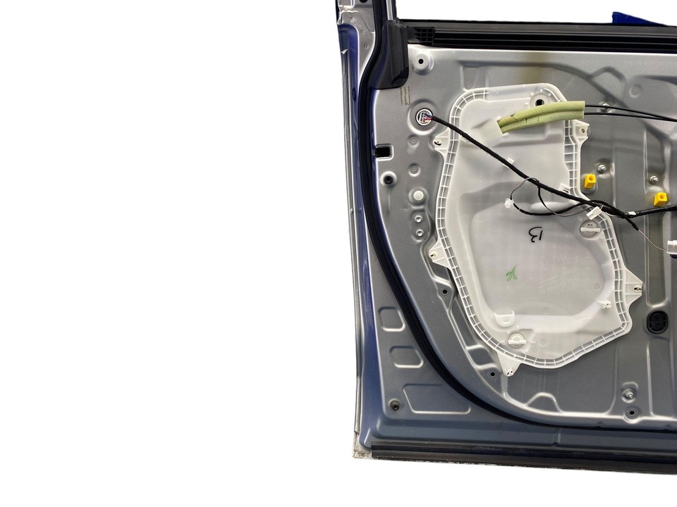 20212023 TOYOTA SIENNA FRONT LEFT DOOR ASSEMBLY CELESTIAL SILVER