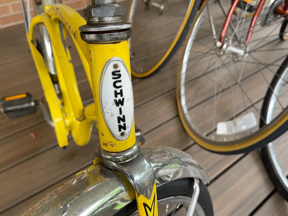 Bicicleta Schwinn Stingray Jr 1973 amarillo limón Foto 2 de 4