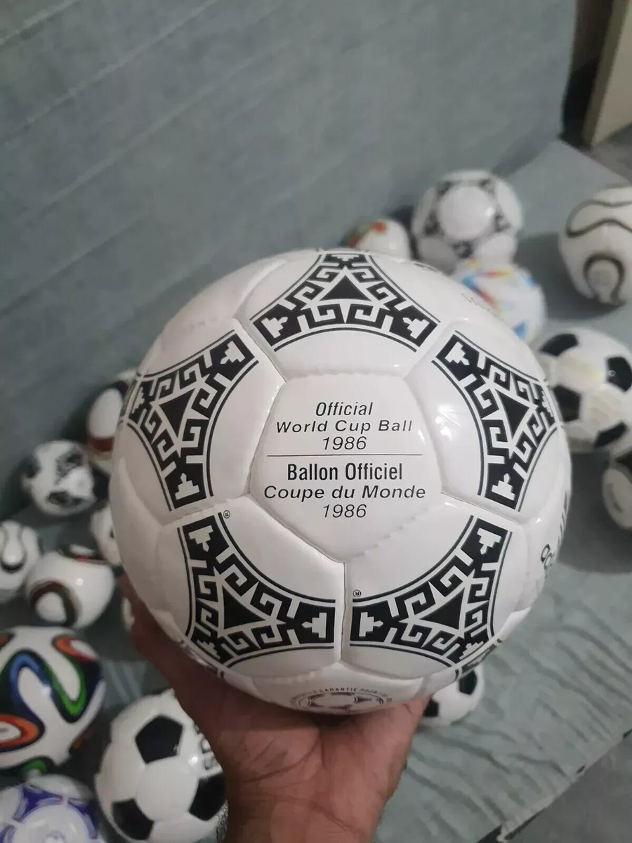 サッカーボール 1970-2002 adidas Historical Match Ball adidas historical mini ball set 14 pcs for collector FIFA