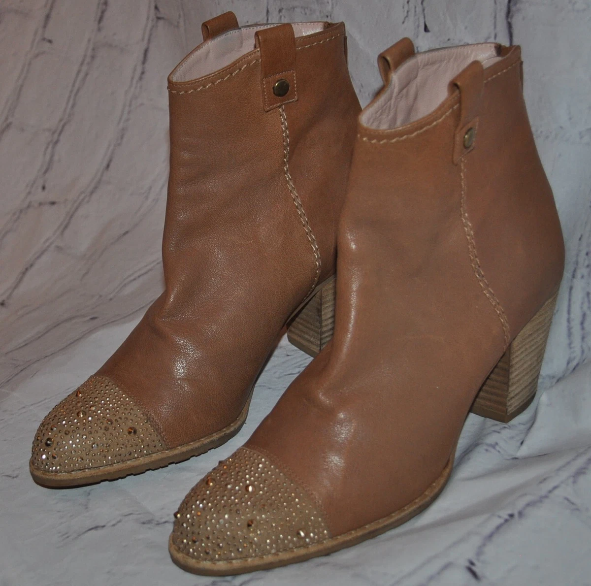 Stuart weitzman shop studded boots