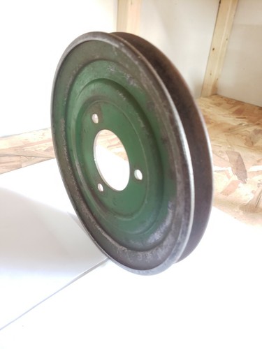 John Deere 110/112 Round Fender Transmission Main Drive Pulley - Picture 3 of 6