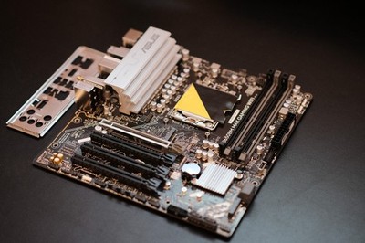 Asus B650EM Max Gaming WiFi AM5 mATX AMD DDR4 Motherboard