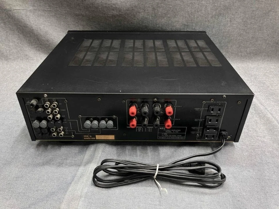 NEC A-700 STEREO AMPLIFIER Integrated Amplifier 100W+100W 4Ω AC100V 50/60Hz 190W - Image 2 of 4