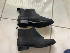 Tom’s Boots Chelsea Ankle Size 8 Black Suede Pull On Short Heel