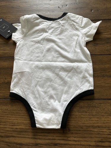 Nike Air Jordan Athletic Boy's Short Sleeve Red One Piece Size 3-6 Months - Picture 5 of 5