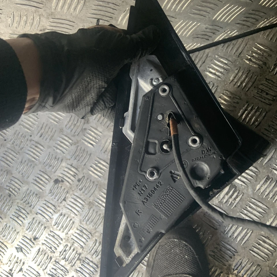 Mercedes C-Class Wing Mirror Right O/S Electric Powerfold 2009 W204 OEM A3160442 - Image 4 of 4