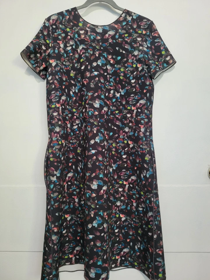 Vestido Emporio Armani Estampado Tela Buceo Talla 42 US M Multicolor Foto 2 de 4