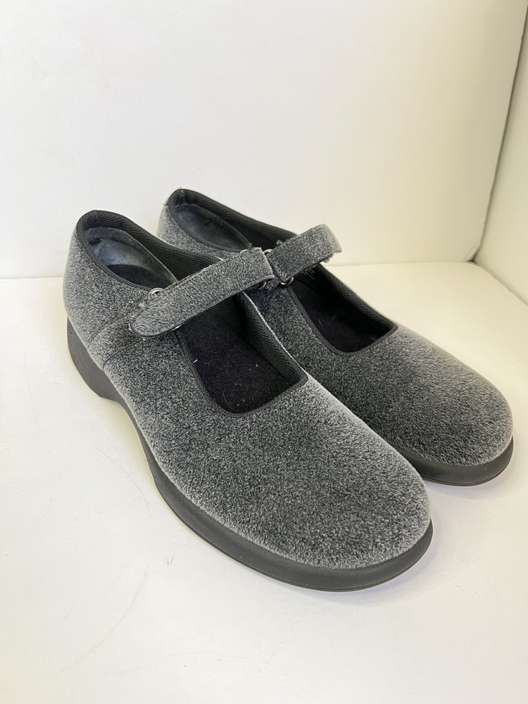 Tommy Hilfiger Women’s Vintage Mary Jane Shoes Size 10 M