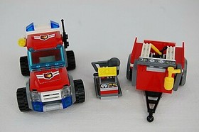 LEGO 7942 City Off-Road Fire Rescue Retired Complete w/Instructions No Box