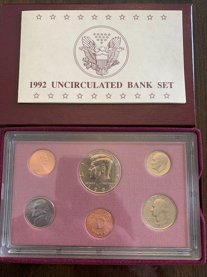 1992 D U.S. MINT UNCIRCULATED COIN BANK SET ~ W/ BOX & COA - Image 2 of 4