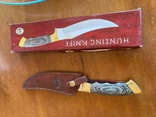 12 inch Chipaway Cutlery a hunting knife new, in box leather Sheath