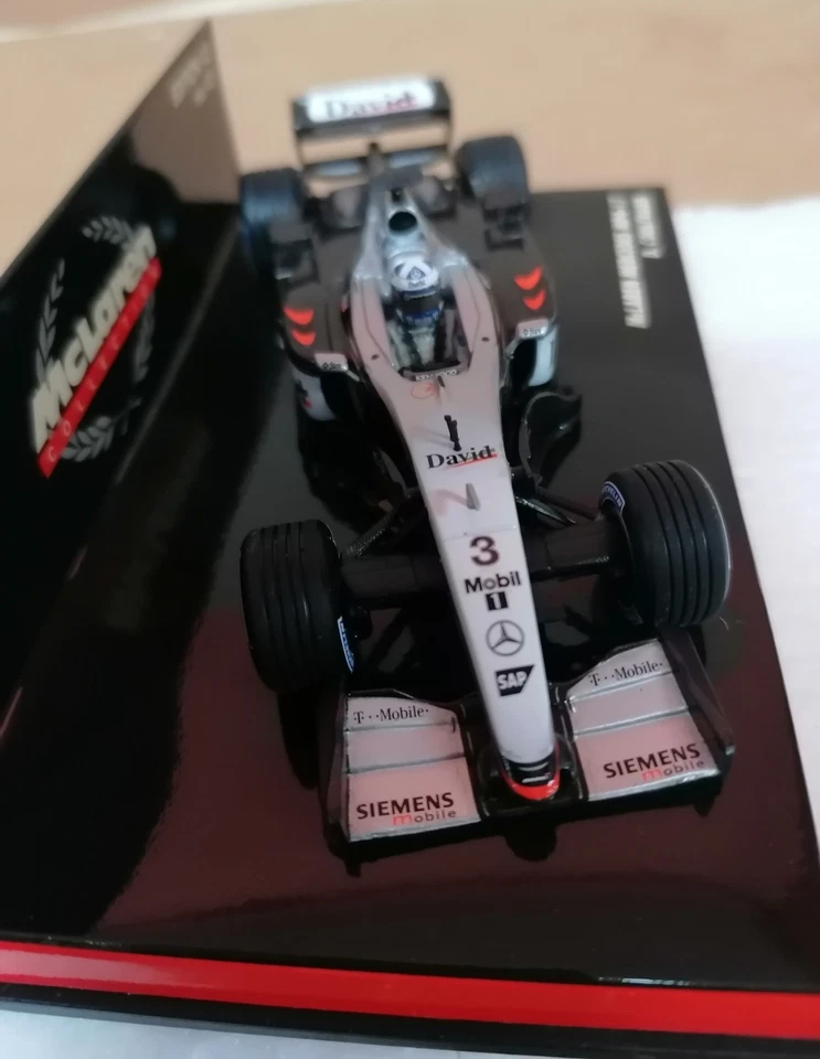 Modellino Minichamps McLaren MP4-17 D. Coulthard 1:43 - Immagine 3 di 4