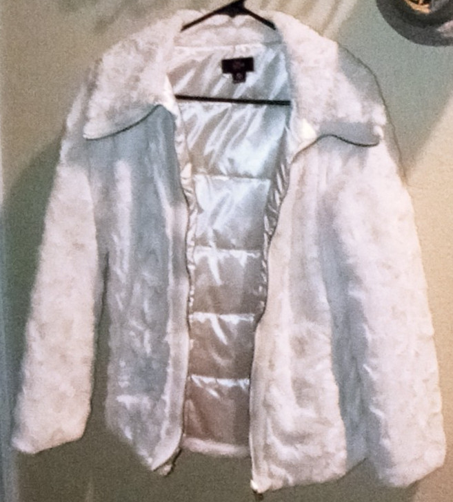 Iz Byer Girls Fur Coat: Size XL (16)  Bright WHITE