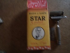 BOITE DE NOEL AVEC RASOIR STAR