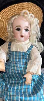 Seltene hübsche kleine alte Puppe EDEN BEBE Porzellankopf selten Größe Bleuette