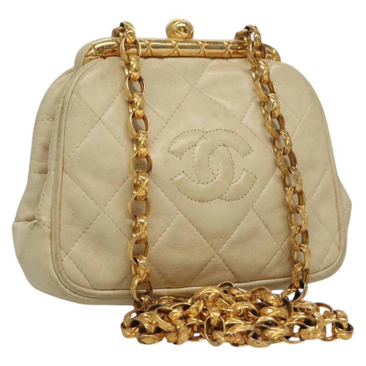 CHANEL Matelasse Clasp Chain Shoulder Bag Lamb Skin White CC Auth