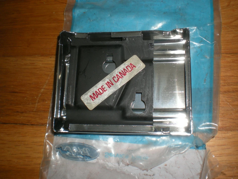 Ford F100 F250 F350 1981-1986 carrocería esquina moldura derecha e1tz-1029314-aa nuevo de lote Foto 2 de 2