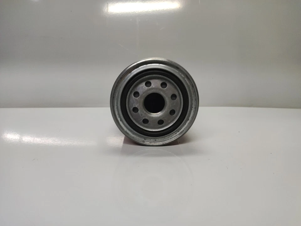 Filtro de aceite FRAM PH 2887 PH2887 para camioneta Nissan D21 Bison Caball Clipper Foto 3 de 4