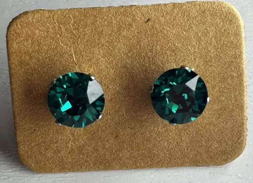 Parafusos de cristal Swarovski verde esmeralda feitos à mão 8 mm, com poste de aço inoxidável - Imagem 2 de 3
