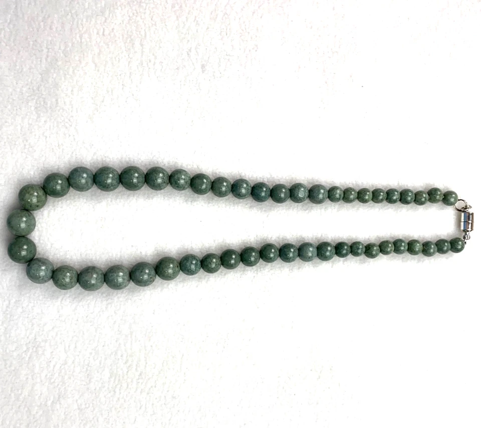 Beaded Green Aventurine Necklace Untreated Graduated Beads Magnetic Clasp - Image 3 of 4