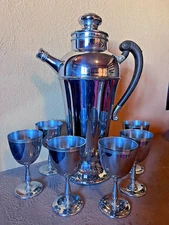 Vintage Art Deco Cocktail Shaker Mixer Chrome Bakelite Set 6 liquor glasses