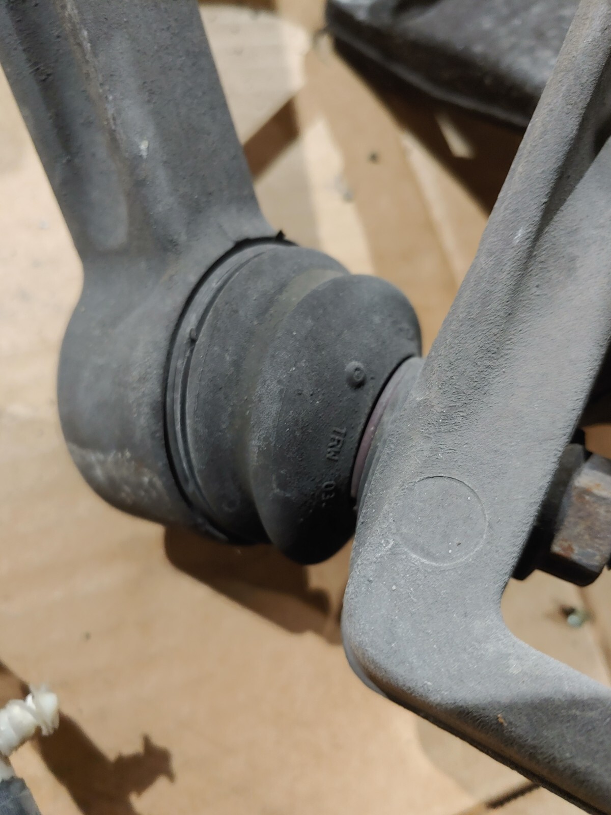 2009 AUDI R8 OEM DRIVER LEFT REAR HUB KNUCKLE SPINDLE CONTROL ARM ASSEMBLY OEM