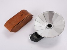 CANON FLASH UNIT V, WITH WORN CASE, UNTESTED AND SOLD FOR DISPLAY/216661