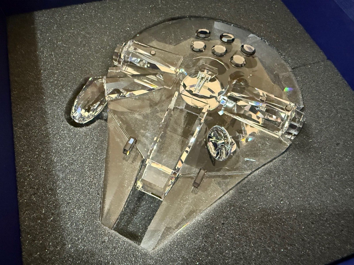 SWAROVSKI CRYSTAL DISNEY STAR WARS MILLENIUM FALCON ORNAMENT