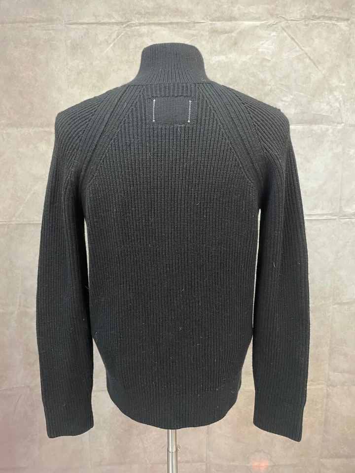 Jaqueta Reigning Champ peso pesado Merino Vinnie Track preta tamanho P - Imagem 3 de 4