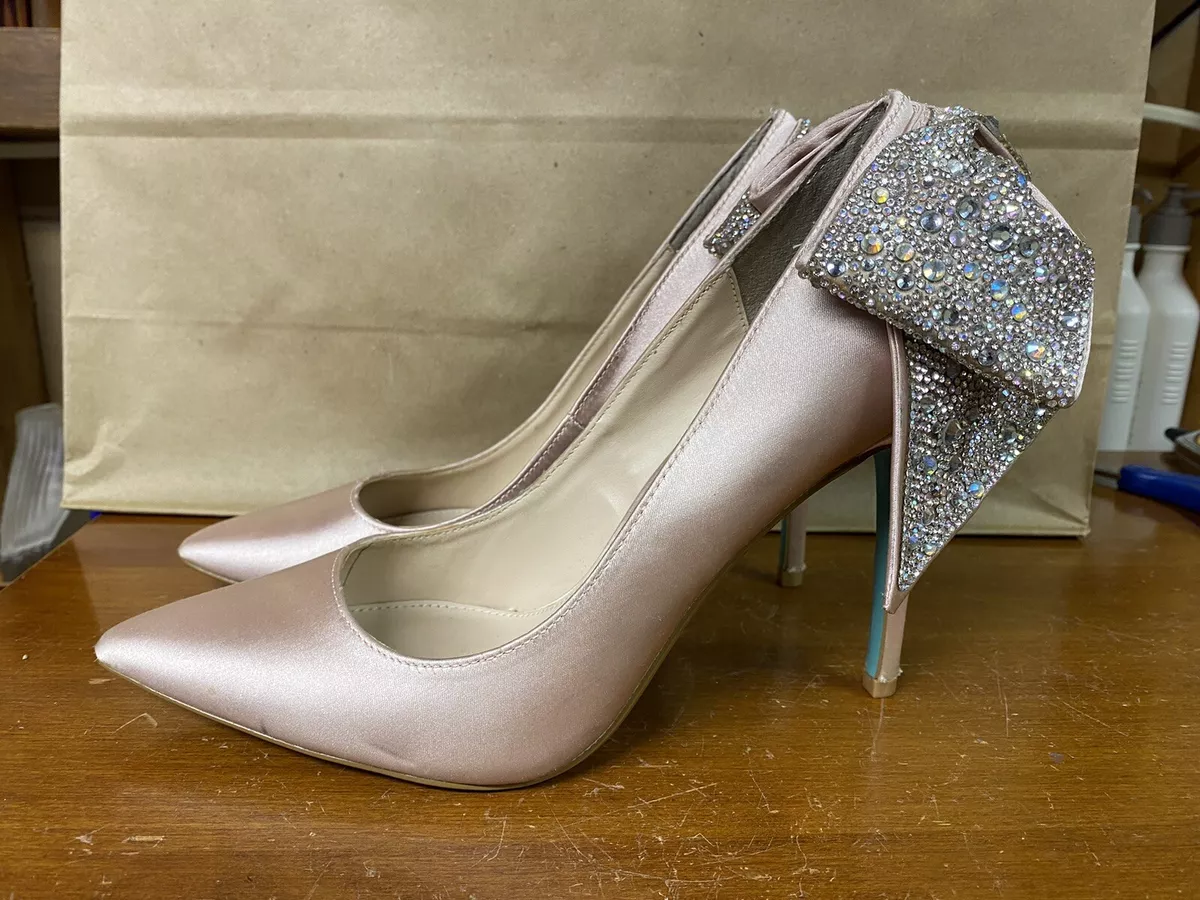 Betsey johnson bryn best sale pump