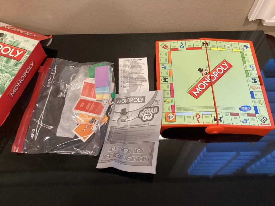 Monopoly Grab and Go Travel Edition COMPLETE Board Game Hasbro Gaming - Image 2 of 3