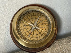 Brass Nautical Compass Brass w Wooden Base Locking Needle Maritime Decor 5 1/2”