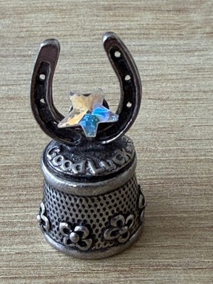 Warwick Modelle Zinn Viel Glück Fingerhut Hufeisen Kristall Stern Charm
