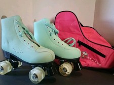 Roller Skates Womens 9 Euro 40 Mint Green With carry case -Wheels Light Up