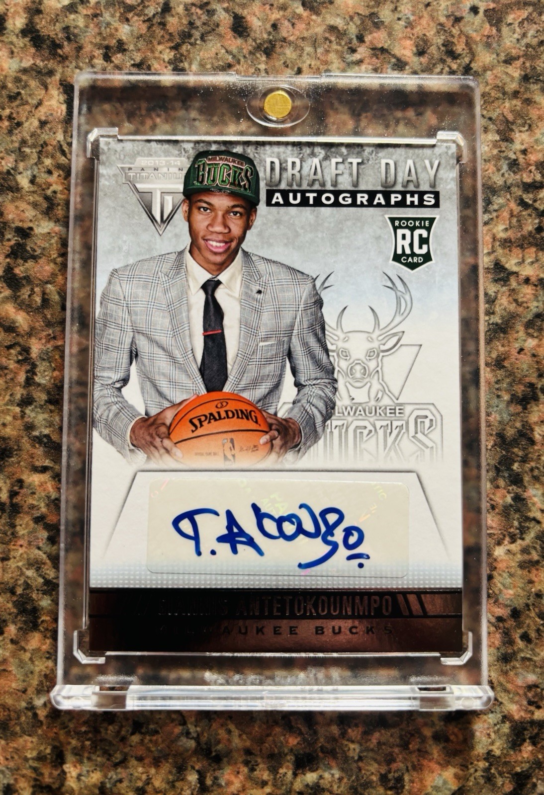 2013-14 Panini Titanium - Draft Day Autographs Giannis Antetokounmpo Rookie Auto