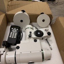 Sky-Watcher EQ5 PRO SynScan Goto Equatorial. No tripod included.